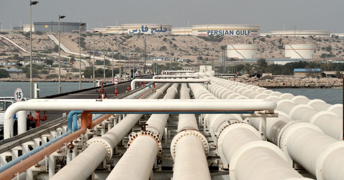 Ofertas de petróleo do Irã à China caem enquanto bloqueio dos EUA aumenta