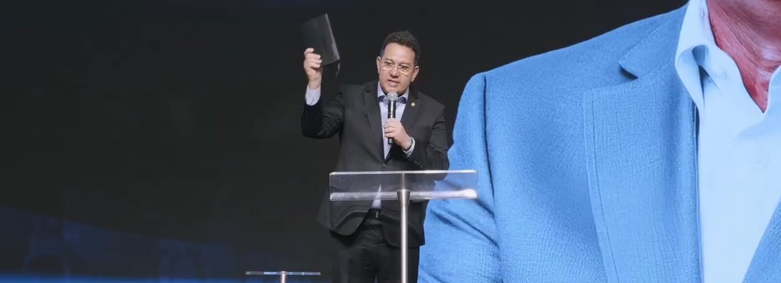 Voto evangélico: Marcos Dias ganha espaço no aniversário de Silas Malafaia e reforça presença na disputa pelo Senado