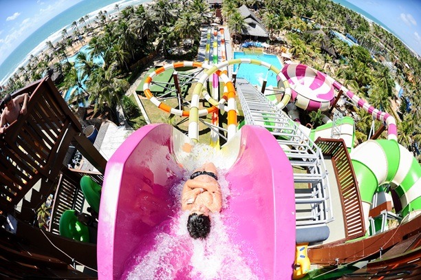 Campanha “Residentes do Ceará” traz ingressos promocionais com lanche grátis para aproveitar o Aqua Park e o Parque Arvorar