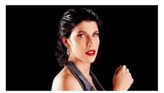 Christine Valença lança “Holofotes”, primeiro single do EP “Tempo Arranhado”