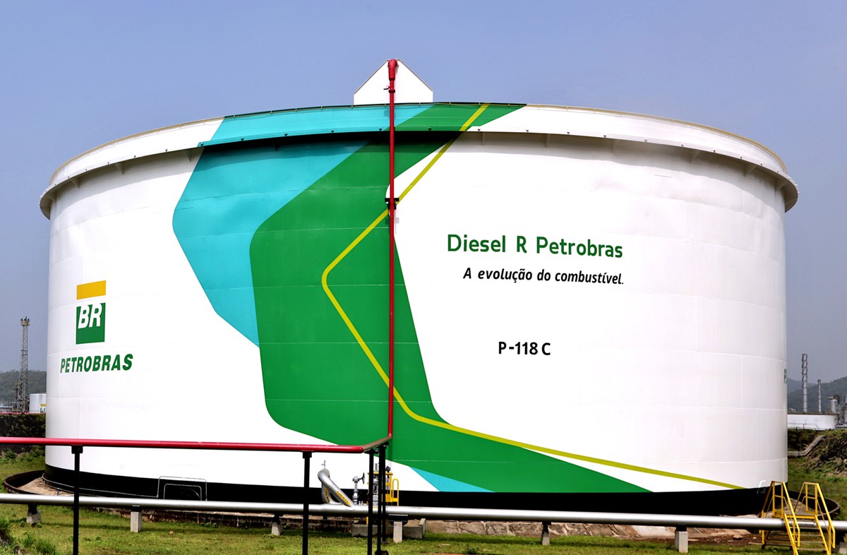 Com defasagem recorde da Petrobras, subsídio não zera diferença em relação ao diesel importado | Empresas
