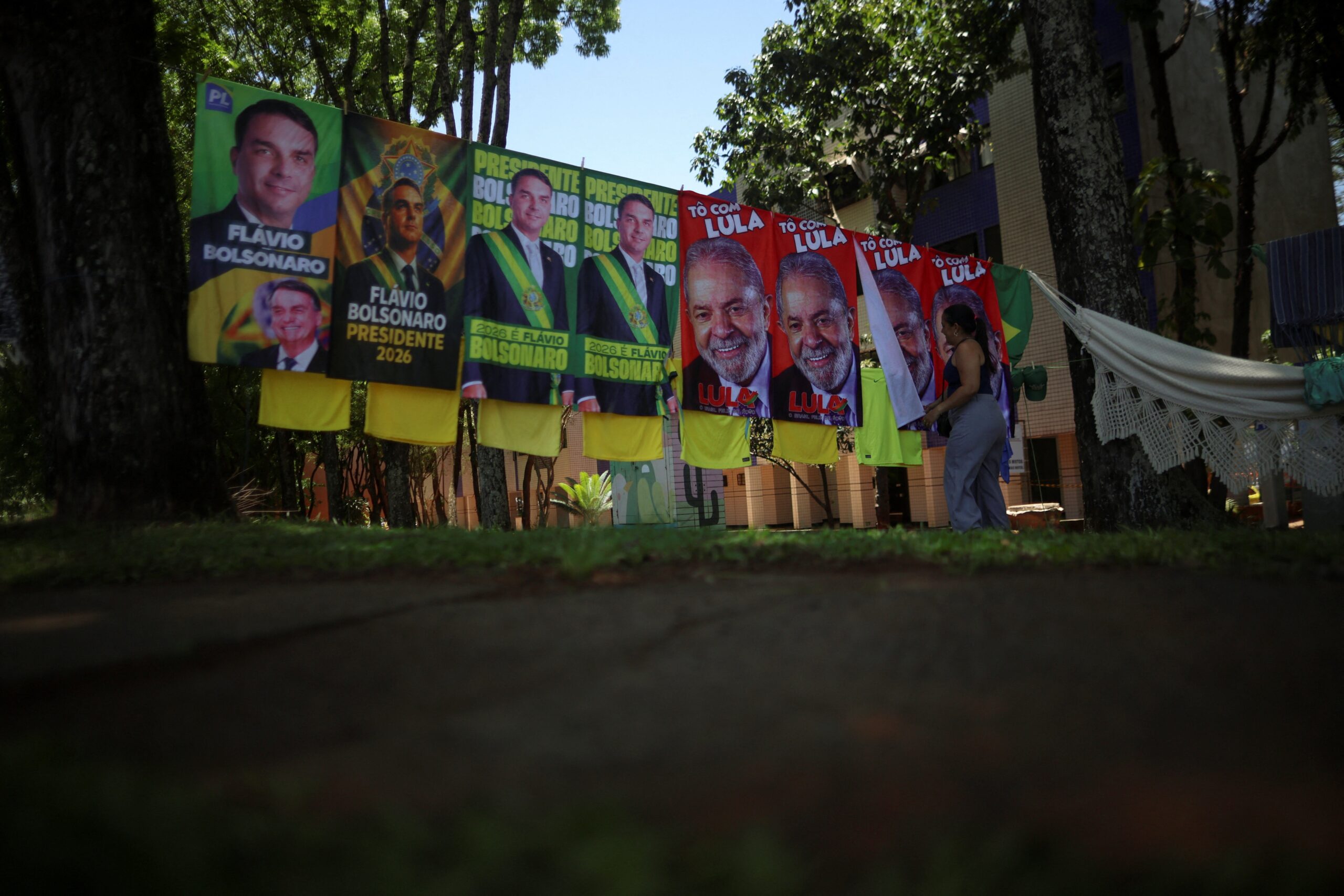 Datafolha: Flávio Bolsonaro tem 47% e Lula, 46% das intenções de voto