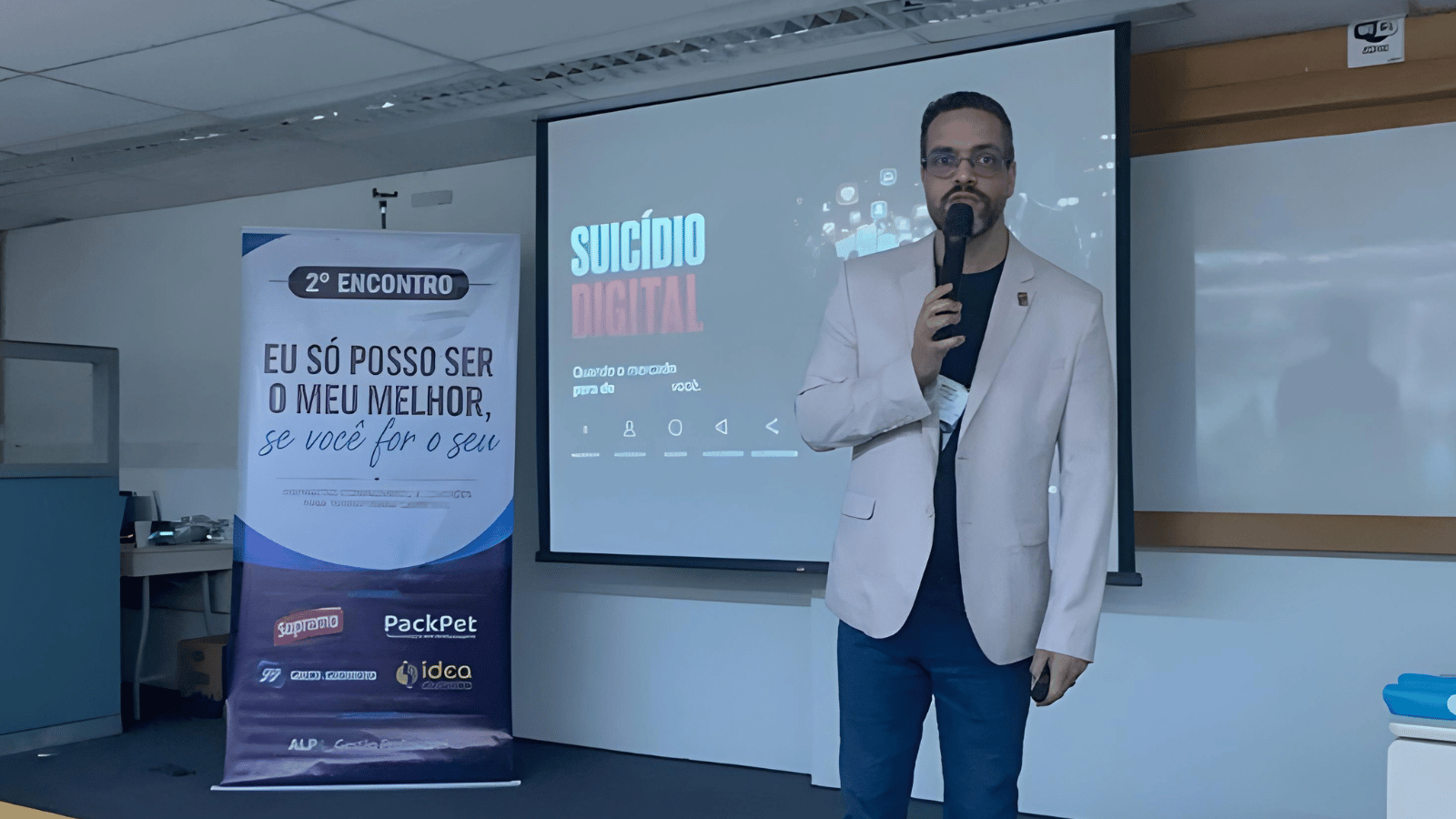Tucco apresenta palestra “Suicídio Digital” e alerta para o custo da invisibilidade profissional