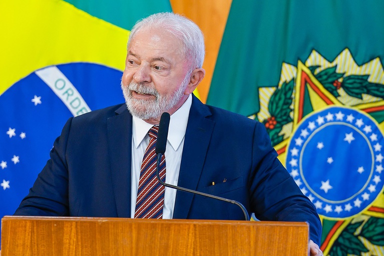 Em pronunciamento à nação, presidente anuncia política de aumento real do salário mínimo e nova faixa de isenção do IR