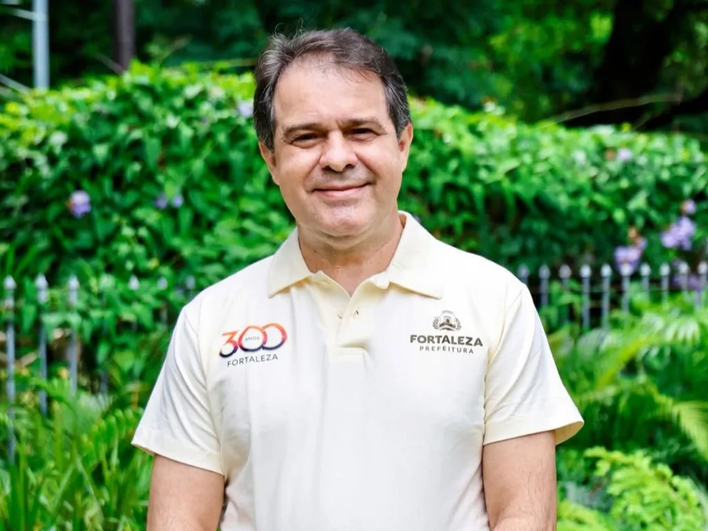 Evandro Leitão anuncia antecipação do feriado do Dia do Professor para terça, dia 13