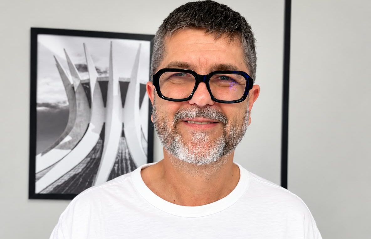 “O Melhor Design é Invisível”: Como Conectar Pessoas, Inovação e Negócios de Impacto? Entrevista com o professor e pesquisador Luiz Salomão Ribas Gomez (TXM / UFSC)